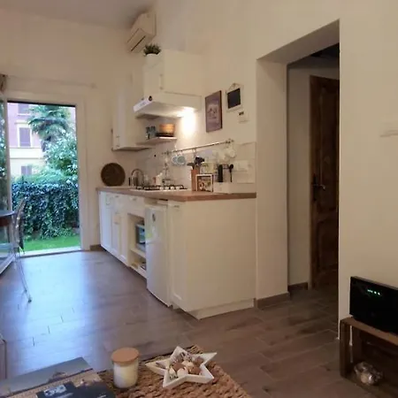 Minimal Chic House Fast Wi-fi, Private Garden & Free Parking *