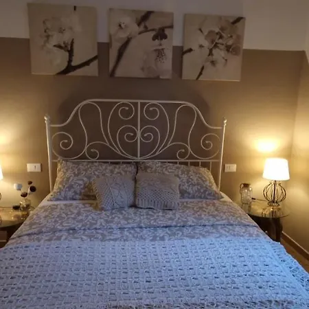 Minimal Chic House Fast Wi-fi, Private Garden & Free Parking * Bologna