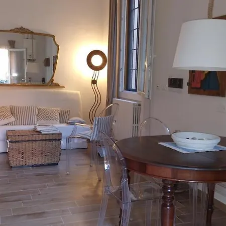 Minimal Chic House Fast Wi-fi, Private Garden & Free Parking Ferienhaus Bologna