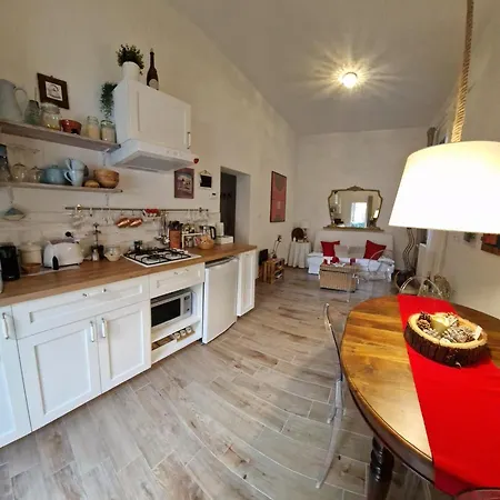 Minimal Chic House Fast Wi-fi, Private Garden & Free Parking * Bologna