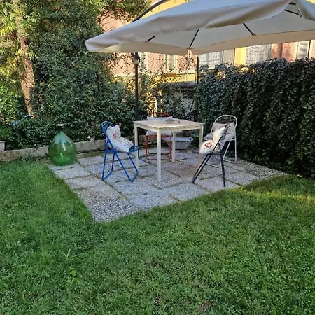 Holiday home Minimal Chic House Fast Wi-fi, Private Garden & Free Parking Bologna