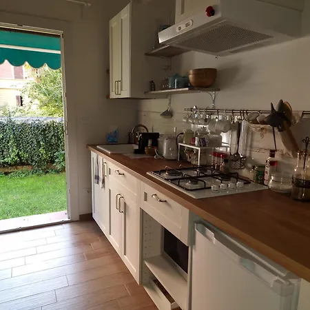 Minimal Chic House Fast Wi-fi, Private Garden & Free Parking Holiday home *